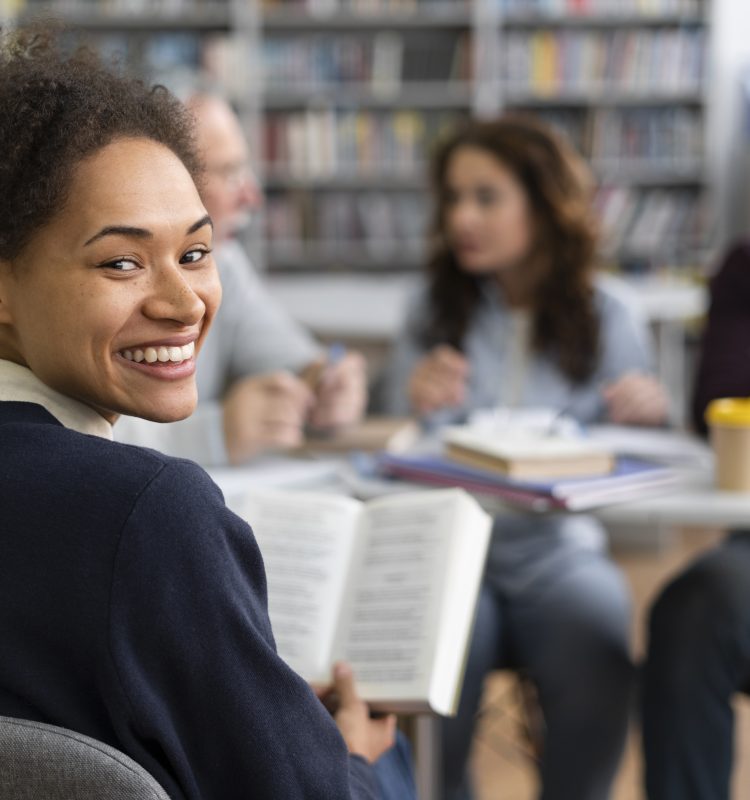 medium-shot-people-library